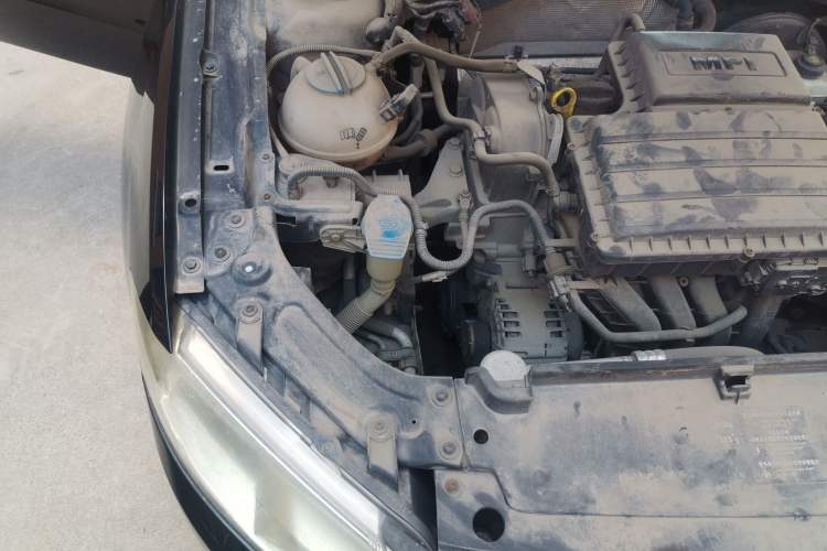 Used Volkswagen Lavida 2013 Restyled Classic 1.6L Manual Comfort Edition Engine Bay Right