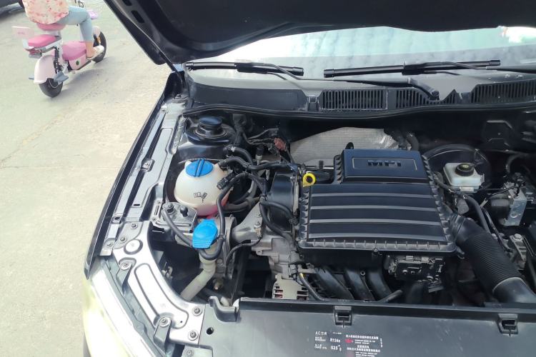 Used Volkswagen Lavida 2013 Revised Classic 1.6L Automatic Fashion Edition Engine Bay Right