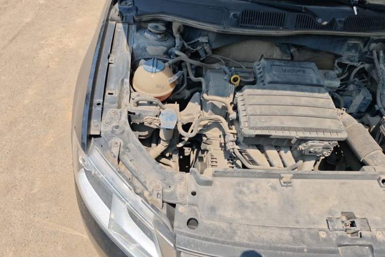 Used Volkswagen Lavida 2013 Restyled Classic 1.6L Manual Comfort Edition Engine Bay Right