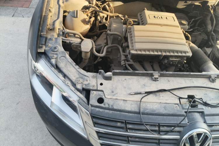Used Volkswagen Lavida 2013 Revised Classic 1.6L Manual Fashion Edition Engine Bay Right