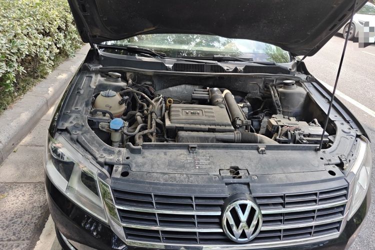 Used Volkswagen Lavida 2013 Revised Version 1.4 TSI DSG Comfort Edition Engine Bay Right