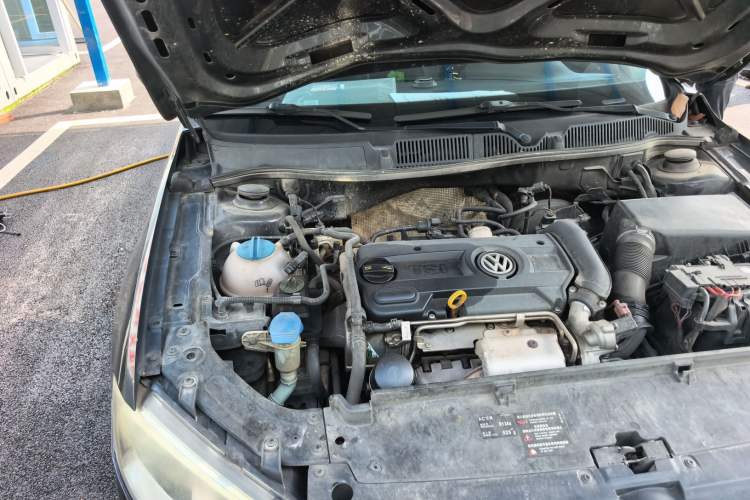 Used Volkswagen Lavida 2013 1.4TSI DSG Luxury Edition Engine Bay Right