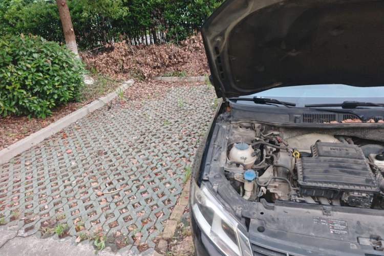 Used Volkswagen Lavida 2013 Restyled Classic 1.6L Automatic Comfort Edition Engine Bay Right