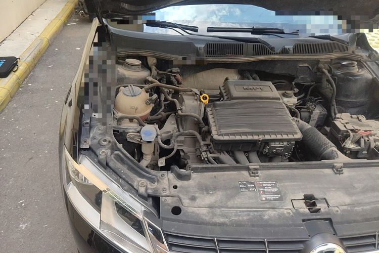 Used Volkswagen Lavida 2013 Restyled Classic 1.6L Manual Comfort Edition Engine Bay Right