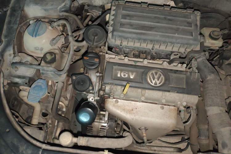 Used Volkswagen Lavida 2013 Classic 1.6L Automatic Fashion Edition Engine Bay Right