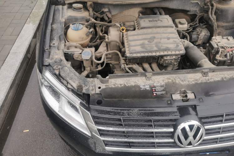 Used Volkswagen Lavida 2013 Revised Classic 1.6L Manual Fashion Edition Engine Bay Right