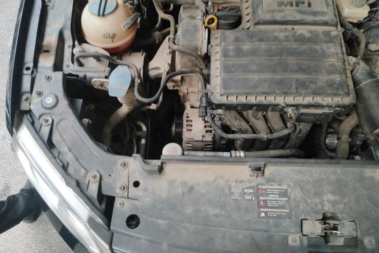 Used Volkswagen Lavida 2013 Restyled Classic 1.6L Manual Comfort Edition Engine Bay Right