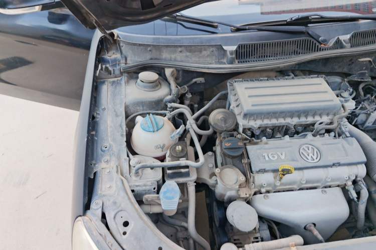 Used Volkswagen Lavida 2013 Classic 1.6L Manual Fashion Edition Engine Bay Right