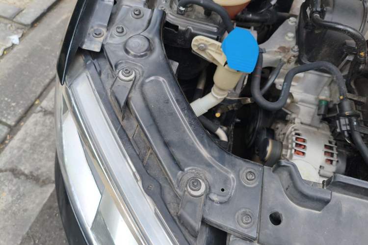 Used Volkswagen Lavida 2013 Revised Classic 1.6L Automatic Fashion Edition Engine Bay Right
