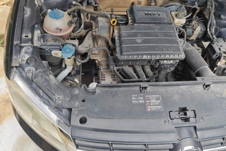 Used Volkswagen Lavida 2013 Restyled Classic 1.6L Manual Comfort Edition Engine Bay Right