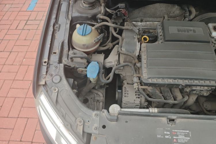 Used Volkswagen Lavida 2013 Restyled Classic 1.6L Manual Comfort Edition Engine Bay Right