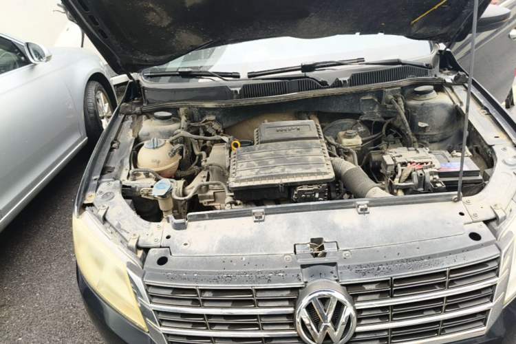 Used Volkswagen Lavida 2013 Restyled Classic 1.6L Manual Comfort Edition Engine Bay Right