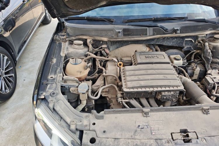 Used Volkswagen Lavida 2013 Revised Classic 1.6L Automatic Fashion Edition Engine Bay Right