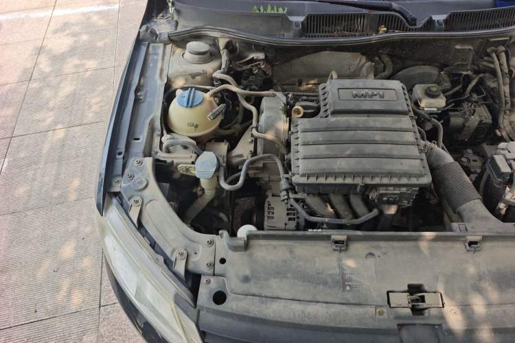 Used Volkswagen Lavida 2013 Restyled Classic 1.6L Manual Comfort Edition Engine Bay Right