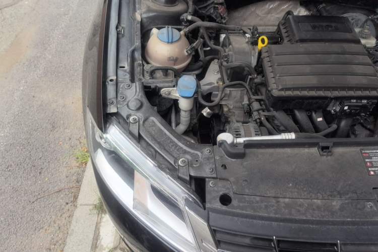 Used Volkswagen Lavida 2013 Restyled Classic 1.6L Automatic Comfort Edition Engine Bay Right