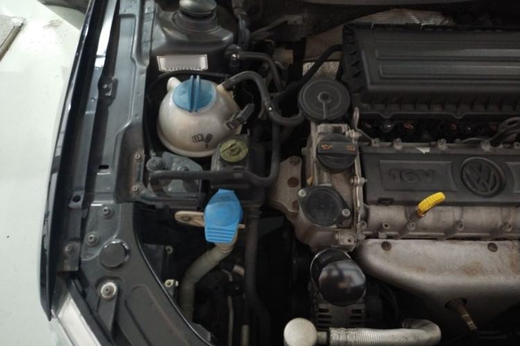 Used Volkswagen Lavida 2013 1.6L Automatic Comfort Edition Engine Bay Right
