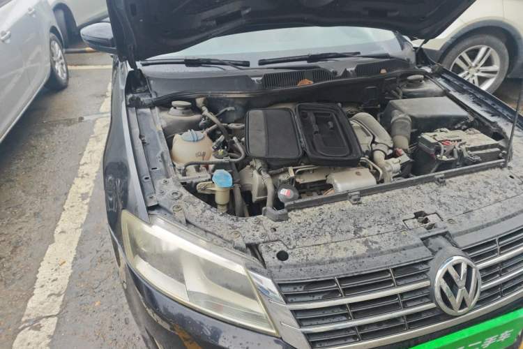 Used Volkswagen Lavida 2013 1.4TSI Manual Comfort Edition Engine Bay Right