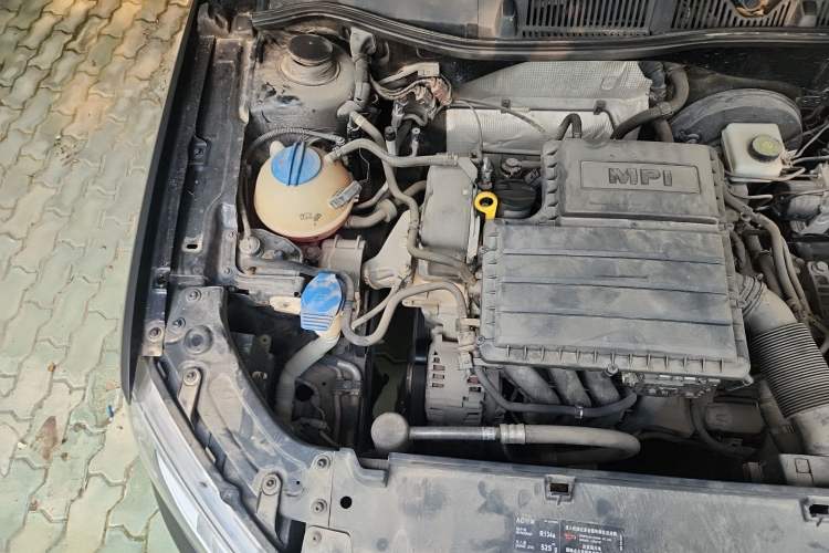 Used Volkswagen Lavida 2013 Revised Classic 1.6L Automatic Fashion Edition Engine Bay Right