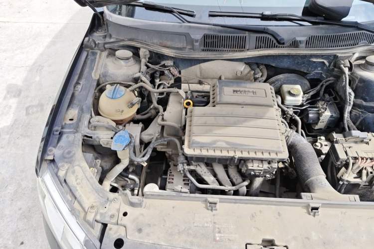 Used Volkswagen Lavida 2013 Restyled Classic 1.6L Manual Comfort Edition Engine Bay Right
