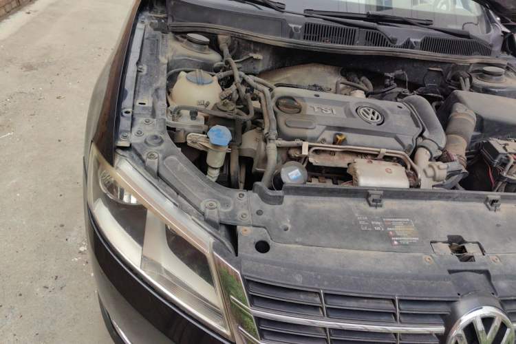Used Volkswagen Lavida 2013 1.4TSI DSG Comfort Edition Engine Bay Right