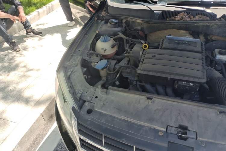 Used Volkswagen Lavida 2013 Restyled Classic 1.6L Automatic Comfort Edition Engine Bay Right