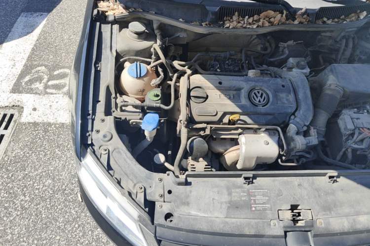 Used Volkswagen Lavida 2013 1.4TSI DSG Comfort Edition Engine Bay Right