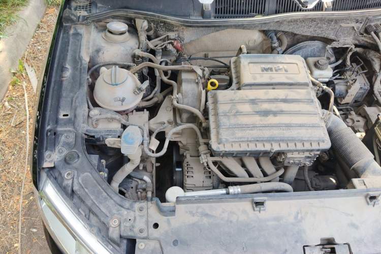 Used Volkswagen Lavida 2013 Revised Classic 1.6L Manual Fashion Edition Engine Bay Right
