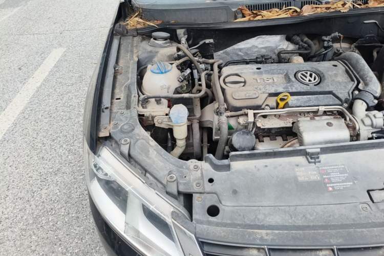 Used Volkswagen Lavida 2013 1.4TSI DSG Comfort Edition Engine Bay Right