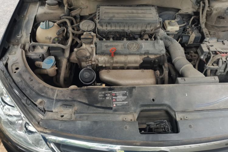 Used Volkswagen Lavida 2013 Classic 1.6L Manual Fashion Edition Engine Bay Right