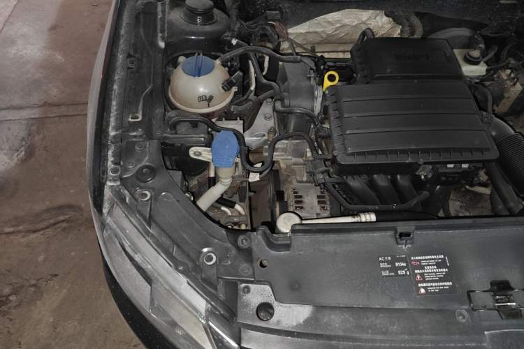 Used Volkswagen Lavida 2013 Restyled Classic 1.6L Manual Comfort Edition Engine Bay Right