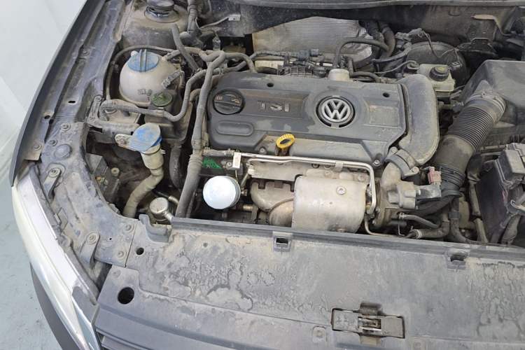 Used Volkswagen Lavida 2013 1.4TSI DSG Comfort Edition Engine Bay Right