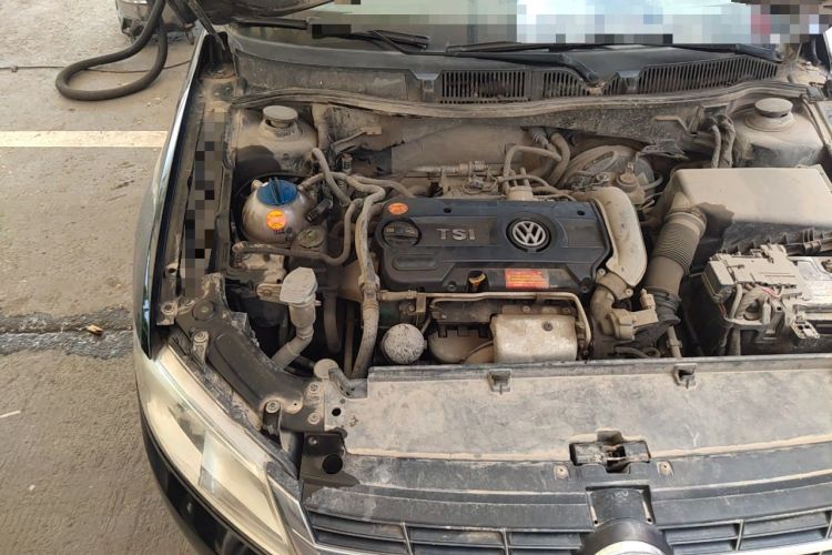 Used Volkswagen Lavida 2013 1.4TSI Manual Comfort Edition Engine Bay Right