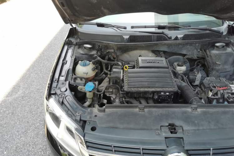 Used Volkswagen Lavida 2013 Revised Classic 1.6L Automatic Fashion Edition Engine Bay Right
