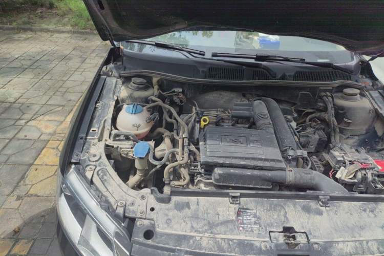 Used Volkswagen Lavida 2013 1.4TSI Manual Comfort Edition Engine Bay Right