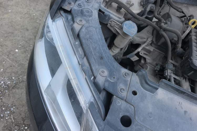 Used Volkswagen Lavida 2013 Restyled Classic 1.6L Automatic Comfort Edition Engine Bay Right