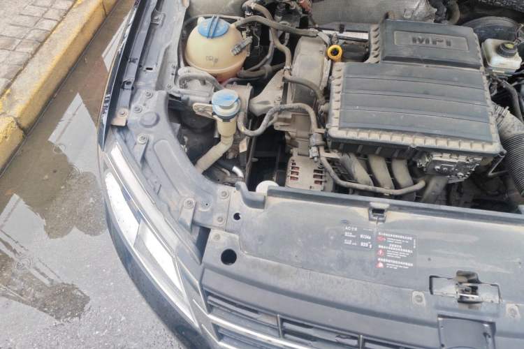 Used Volkswagen Lavida 2013 Restyled Classic 1.6L Automatic Comfort Edition Engine Bay Right