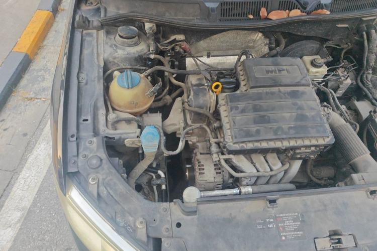Used Volkswagen Lavida 2013 Revised Classic 1.6L Automatic Fashion Edition Engine Bay Right