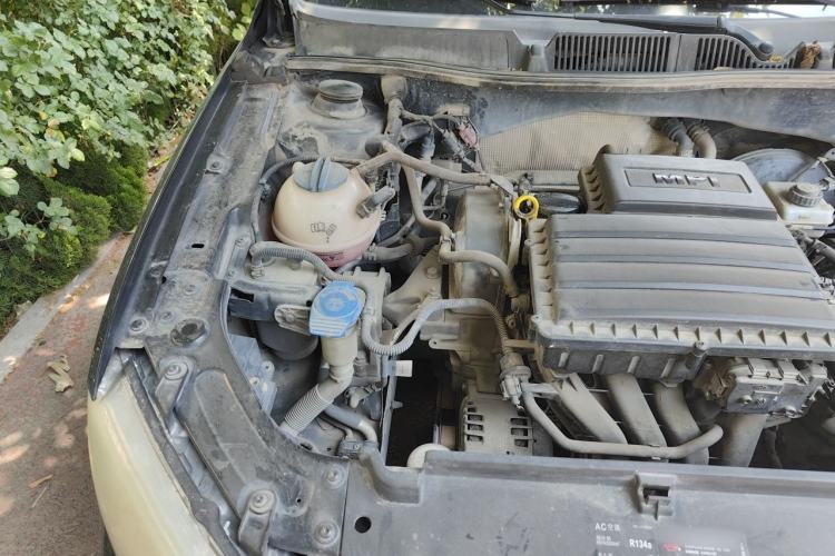 Used Volkswagen Lavida 2013 Revised Classic 1.6L Automatic Fashion Edition Engine Bay Right