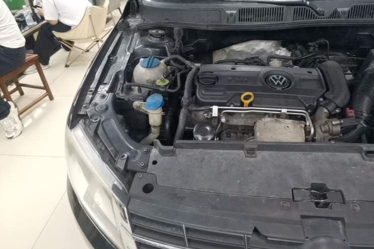 Used Volkswagen Lavida 2013 Revised Version 1.4 TSI DSG Comfort Edition Engine Bay Right