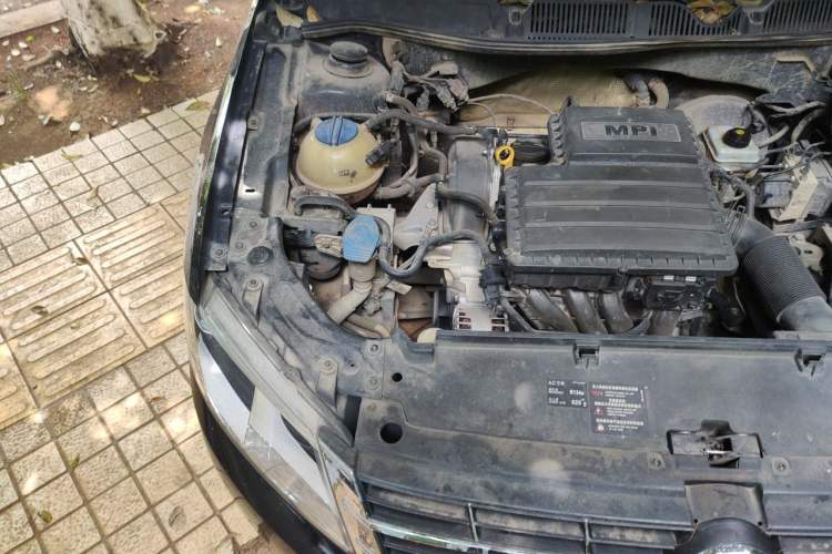 Used Volkswagen Lavida 2013 Restyled Classic 1.6L Manual Comfort Edition Engine Bay Right