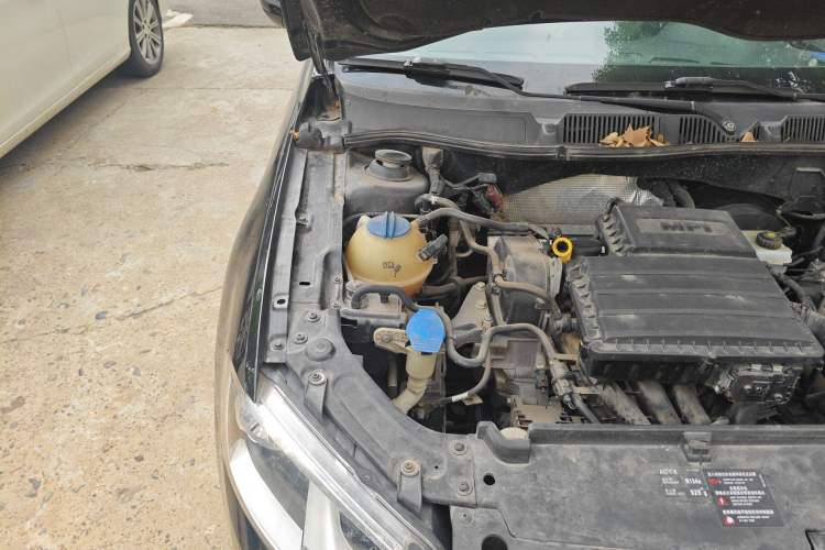 Used Volkswagen Lavida 2013 Restyled Classic 1.6L Automatic Comfort Edition Engine Bay Right