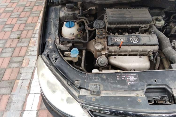 Used Volkswagen Lavida 2013 Classic 1.6L Manual Fashion Edition Engine Bay Right