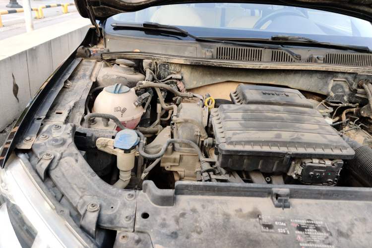 Used Volkswagen Lavida 2013 Restyled Classic 1.6L Manual Comfort Edition Engine Bay Right