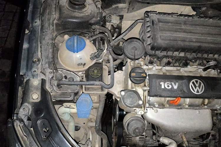 Used Volkswagen Lavida 2013 Classic 1.6L Manual Fashion Edition Engine Bay Right