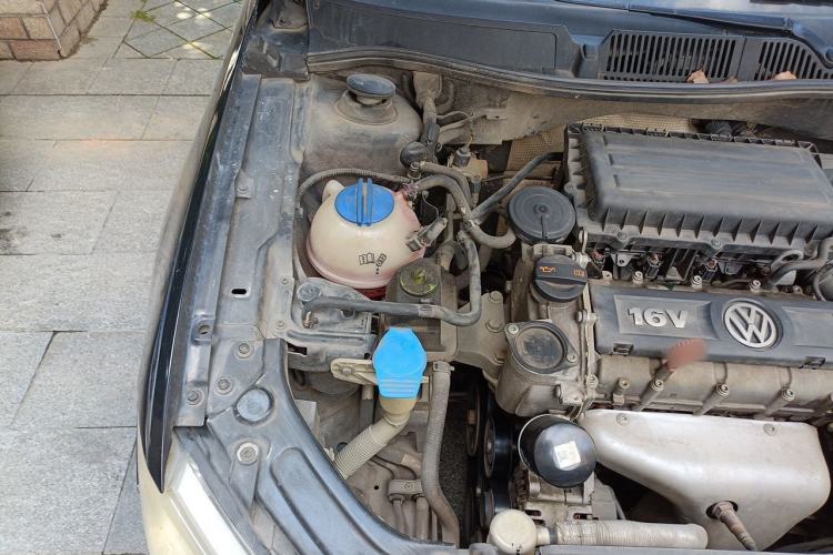 Used Volkswagen Lavida 2013 1.6L Automatic Comfort Edition Engine Bay Right