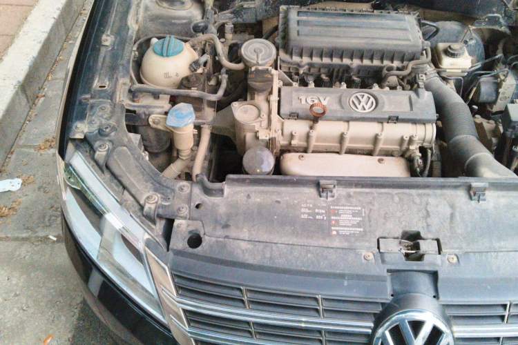 Used Volkswagen Lavida 2013 1.6L Automatic Luxury Edition Engine Bay Right
