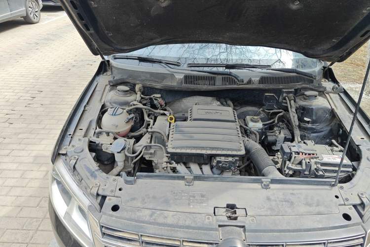 Used Volkswagen Lavida 2013 Revised Classic 1.6L Manual Fashion Edition Engine Bay Right