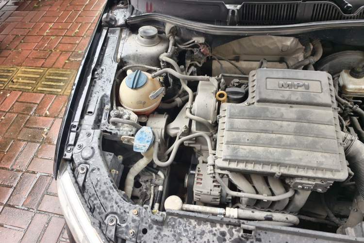 Used Volkswagen Lavida 2013 Revised Classic 1.6L Automatic Fashion Edition Engine Bay Right