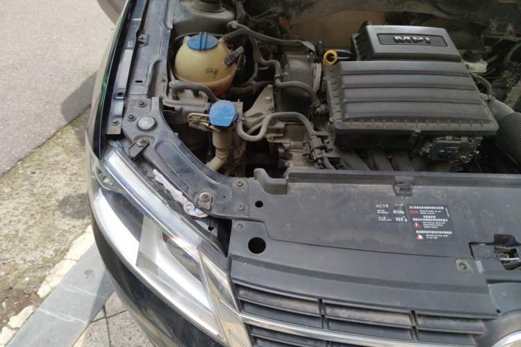 Used Volkswagen Lavida 2013 Revised Classic 1.6L Manual Fashion Edition Engine Bay Right