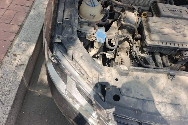 Used Volkswagen Lavida 2013 Restyled Classic 1.6L Automatic Comfort Edition Engine Bay Right